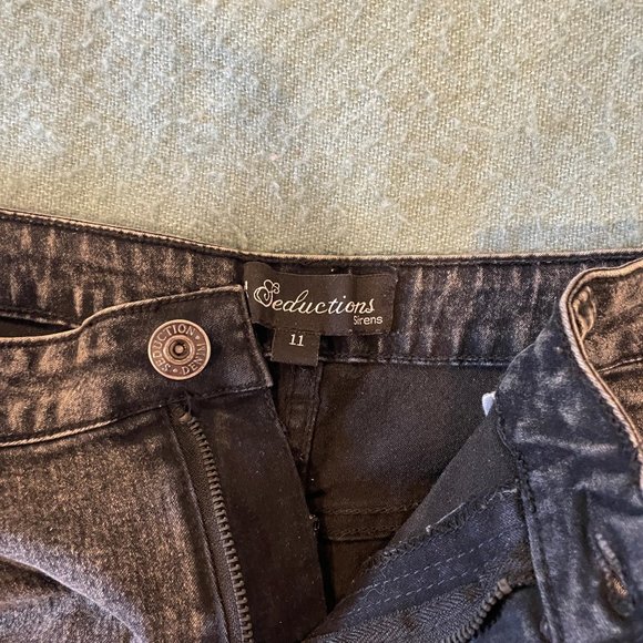 Sirens Brand Shorts "Black" (Size 11) - Picture 3 of 3